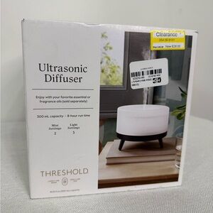 Threshold White and Black Ultrasonic Diffuser